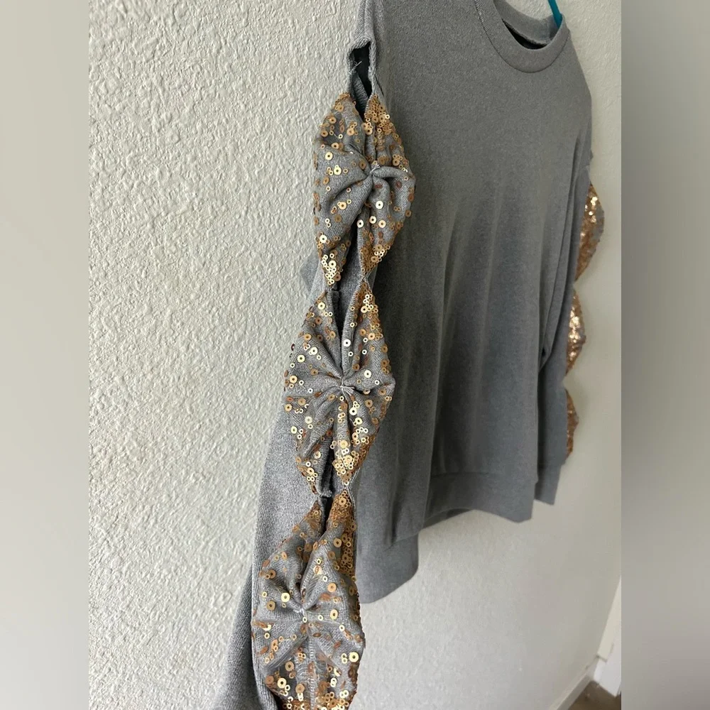 CBR Gray Textured Sweatshirt w/ Gold Sequin Sleeve Detail – Size Small - Picture 3 of 11